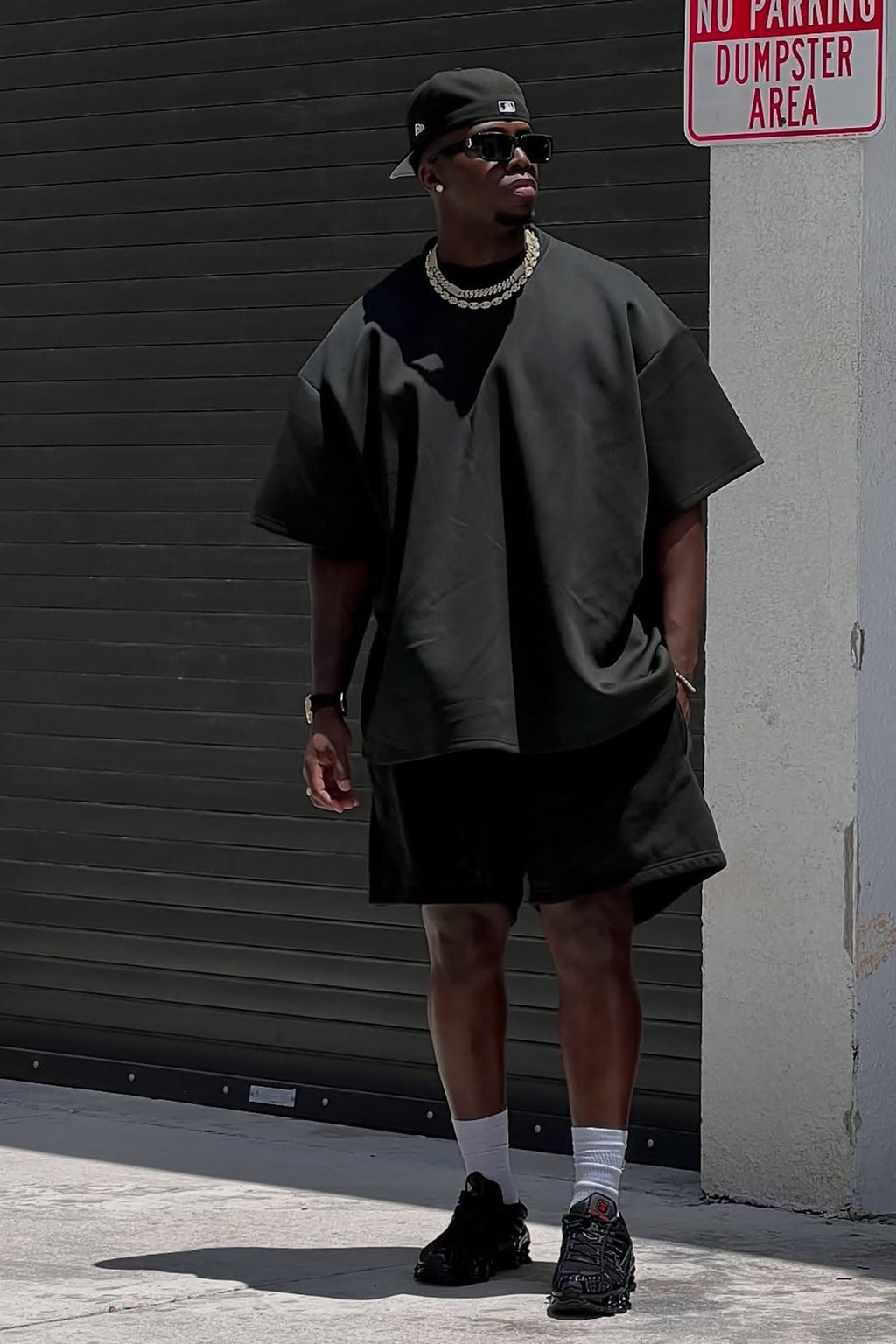 Oversized Heavyweight Tee 240GSM - Black image 4